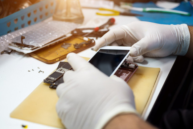 repair iphone screen